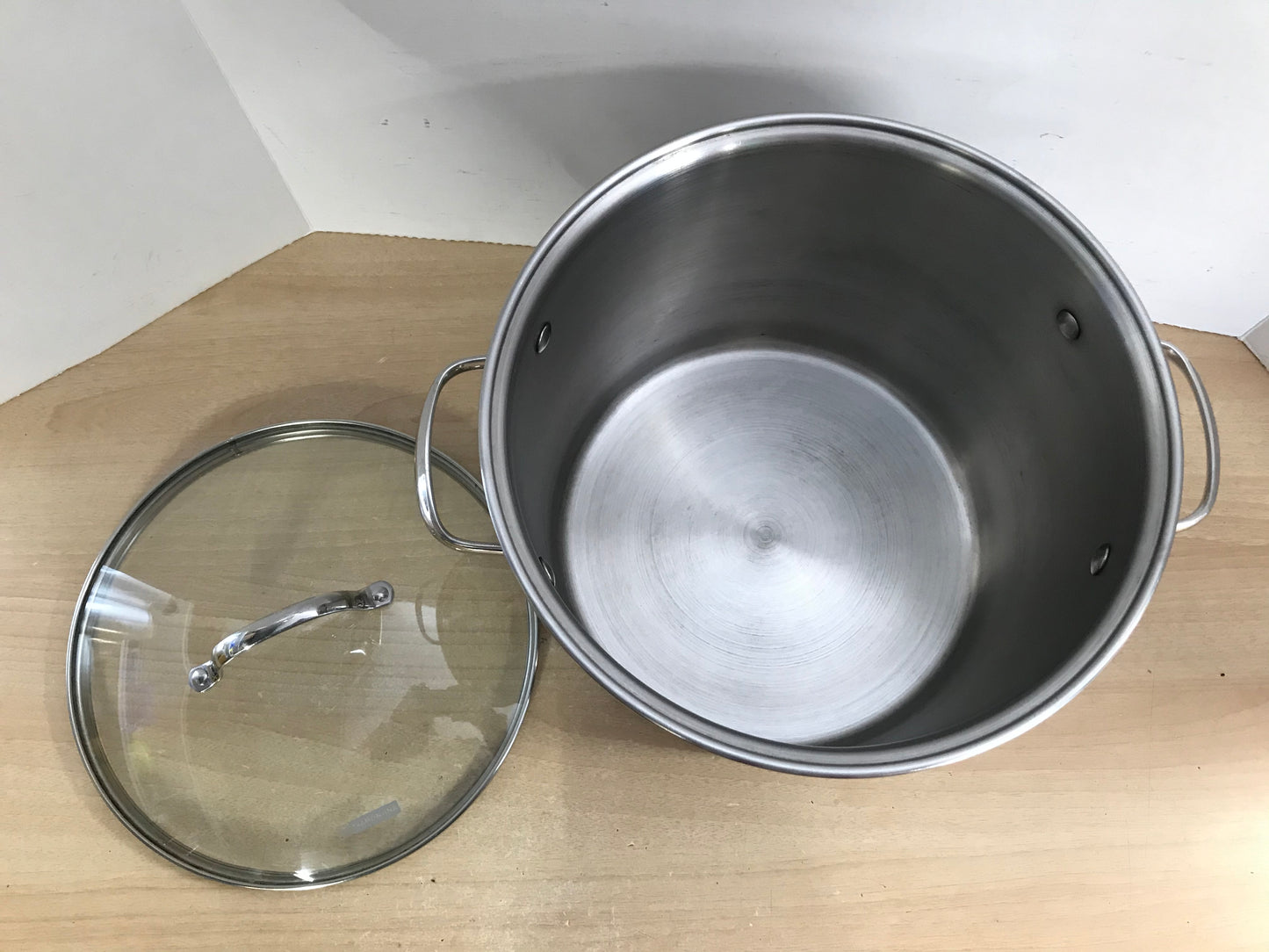 Cottage and Home Tramontina Professional 12 Quart 18-10 Stainless Steel Stock Pot With Lid Excellent