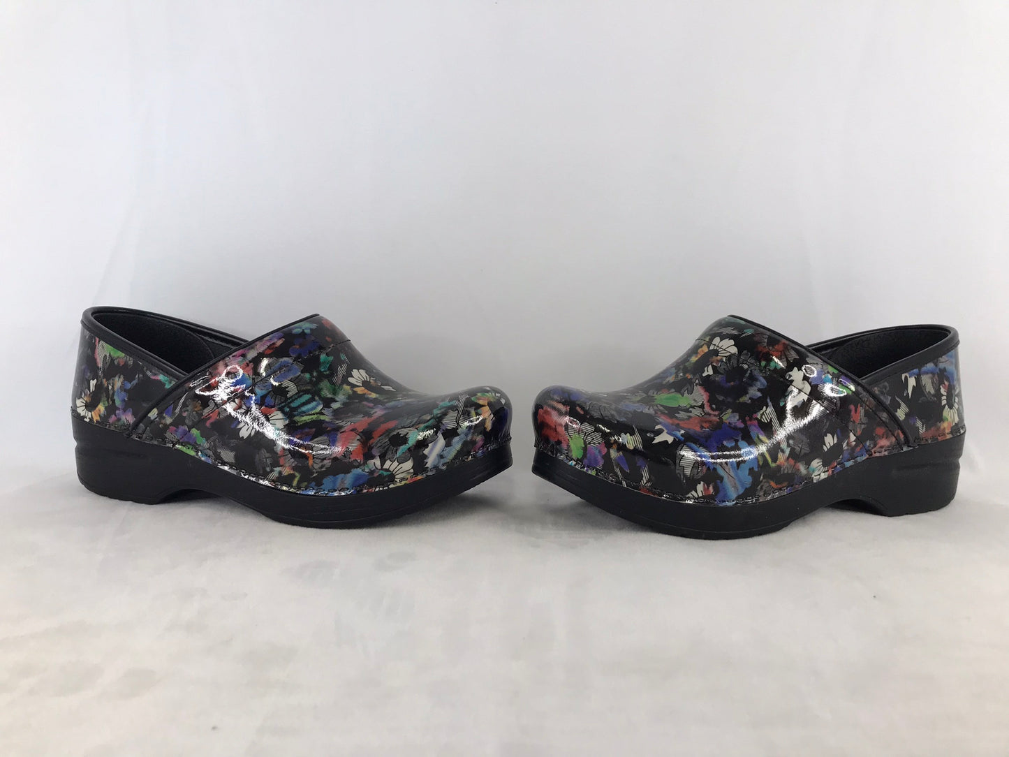 Dansco Ladies Size 8.5 Euro Size 39 Professional Clogs Black Floral NEW NEVER Stepped In