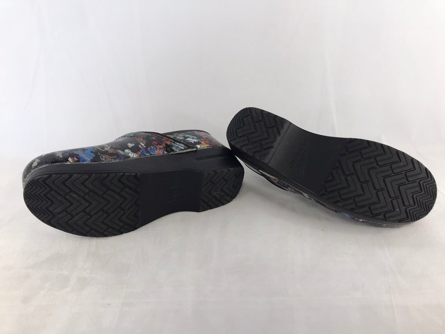 Dansco Ladies Size 8.5 Euro Size 39 Professional Clogs Black Floral NEW NEVER Stepped In