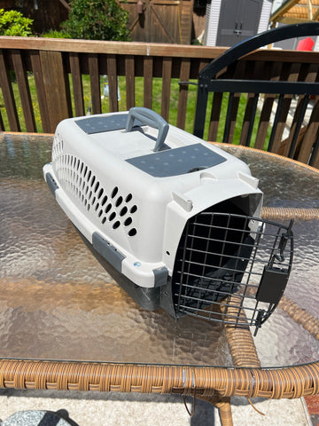 Dog Puppy Cat Pet Kennel Petmate 19 inch Small Up To 12 Lb White Grey Excellent