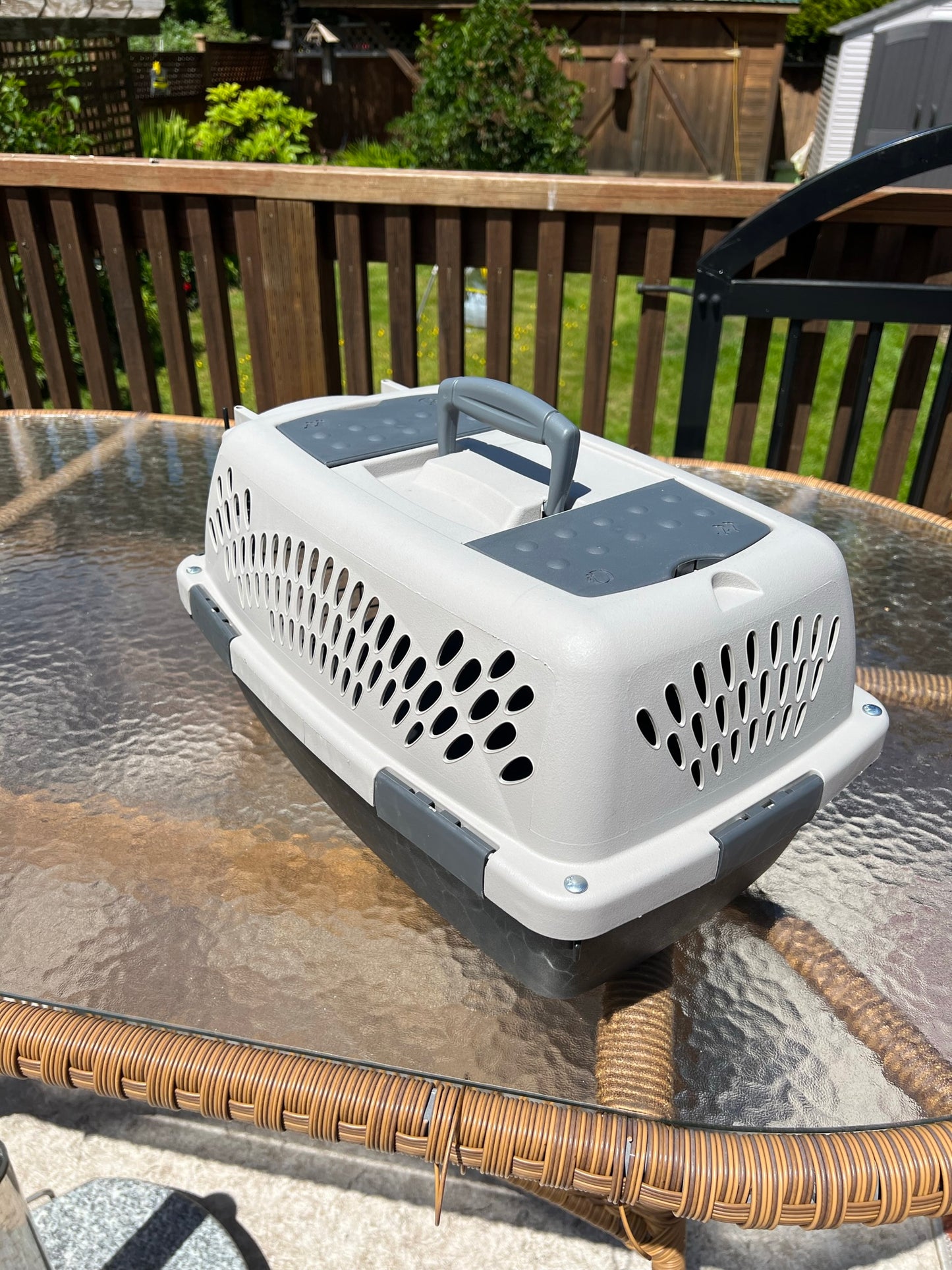 Dog Puppy Cat Pet Kennel Petmate 19 inch Small Up To 12 Lb White Grey Excellent