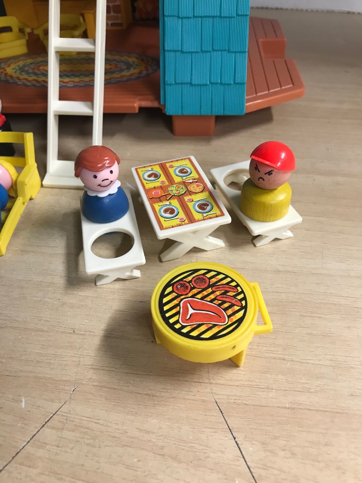 Fisher Price Vintage 1974 Little People 990 Play Family A Frame House Complete
