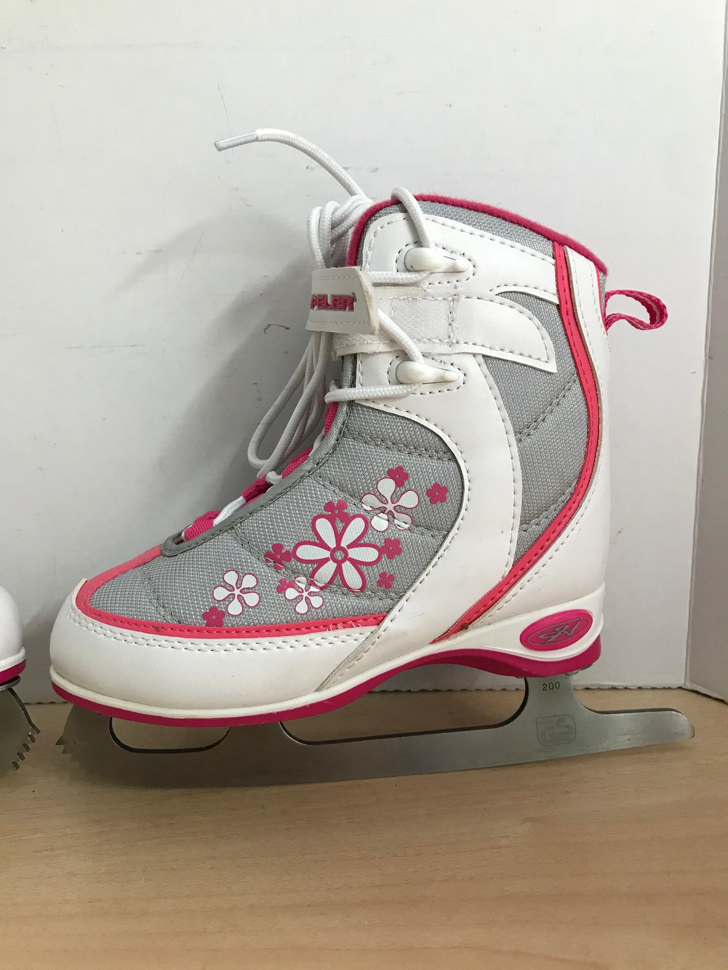 Figure Skates Child Size 11 Hespeler Soft Skates White Pink Excellent