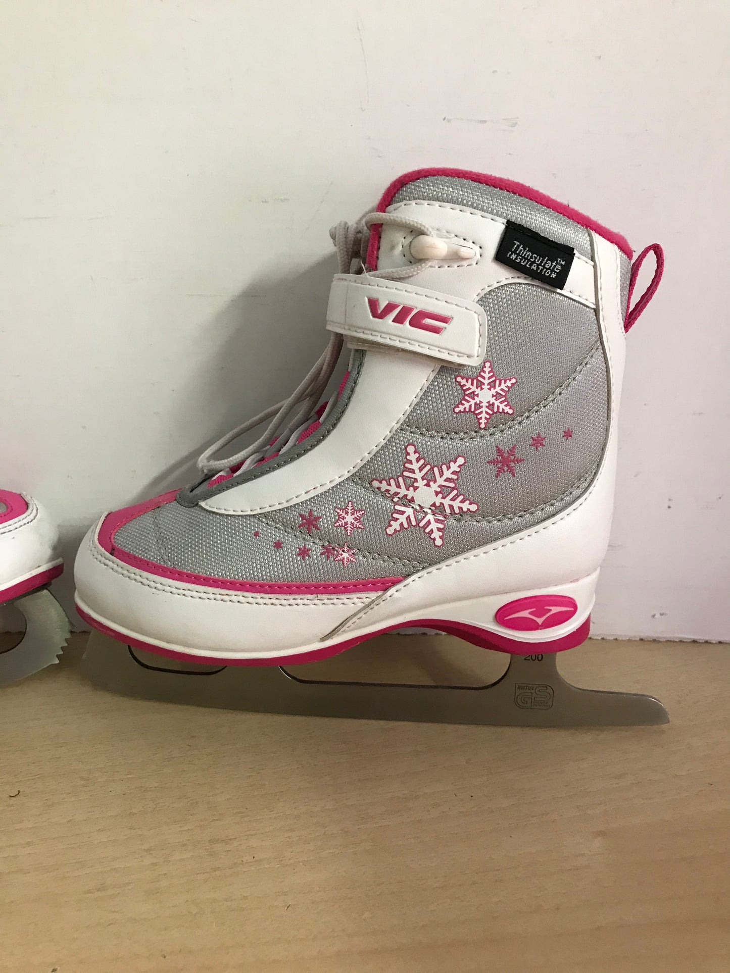 Figure Skates Child Size 11 Vic Soft Skates White Pink Grey Like New