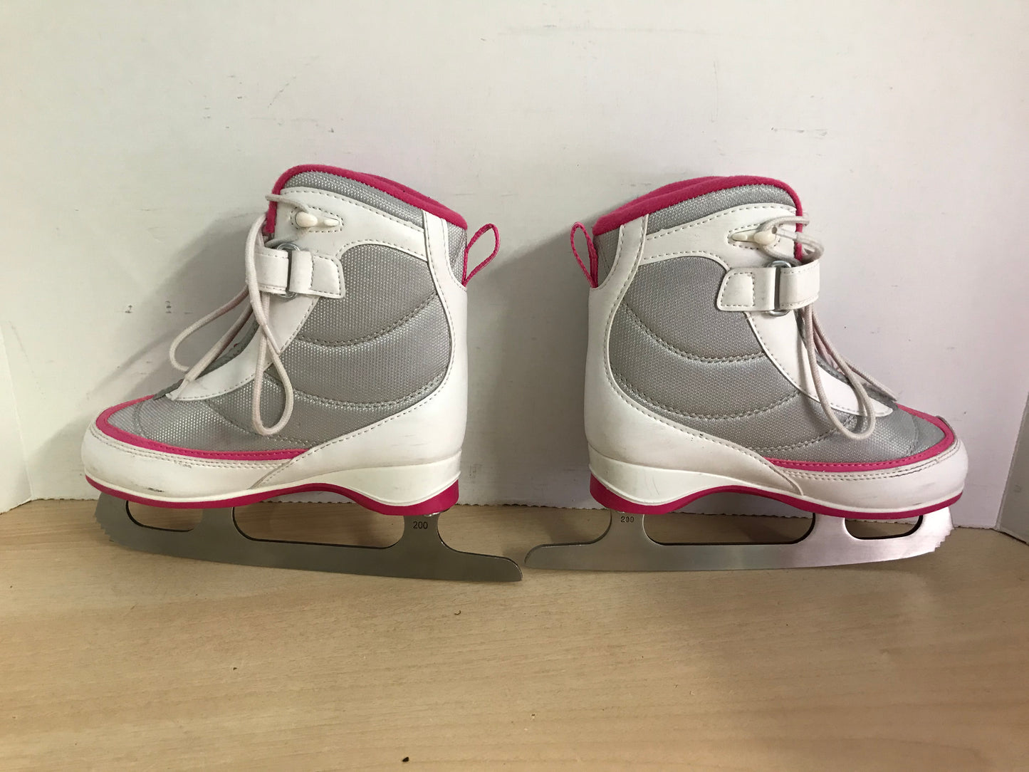 Figure Skates Child Size 11 Vic Soft Skates White Pink Grey Like New