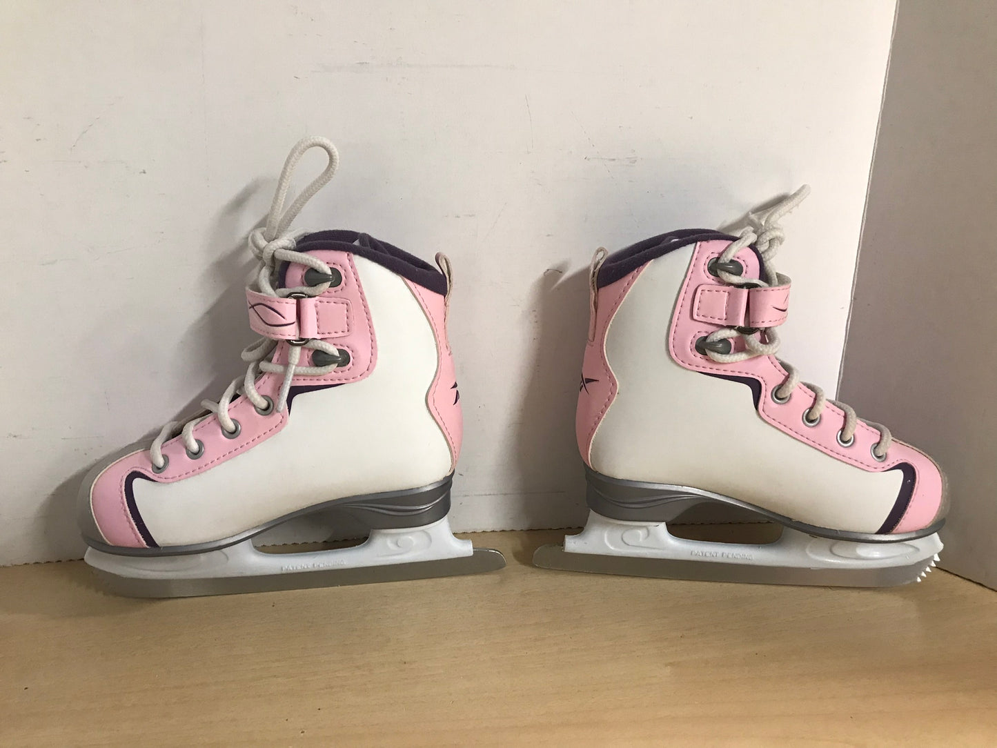 Figure Skates Child Size 12 Reebok Glitter Girl Pink Purple New In Bag