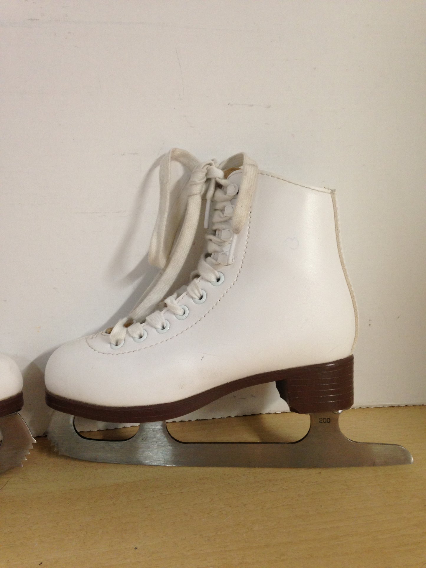 Figure Skates Child Size 13 Jackson Glacier 120