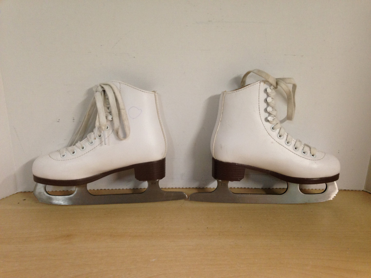 Figure Skates Child Size 13 Jackson Glacier 120