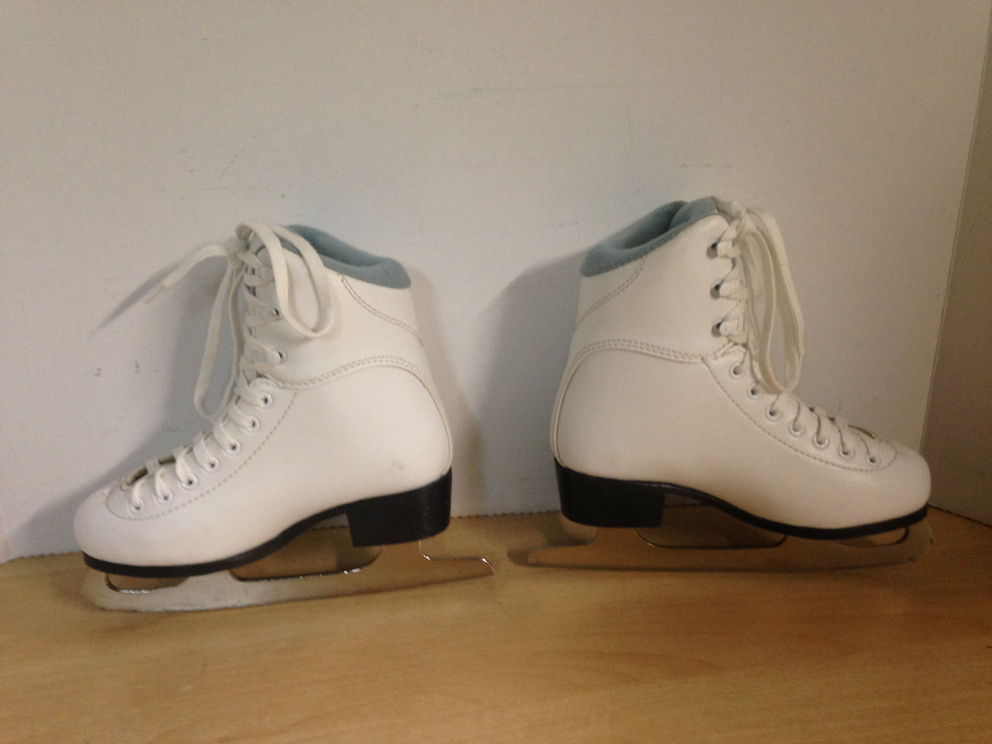 Figure Skates Child Size 1 Jackson Soft Skates White Blue