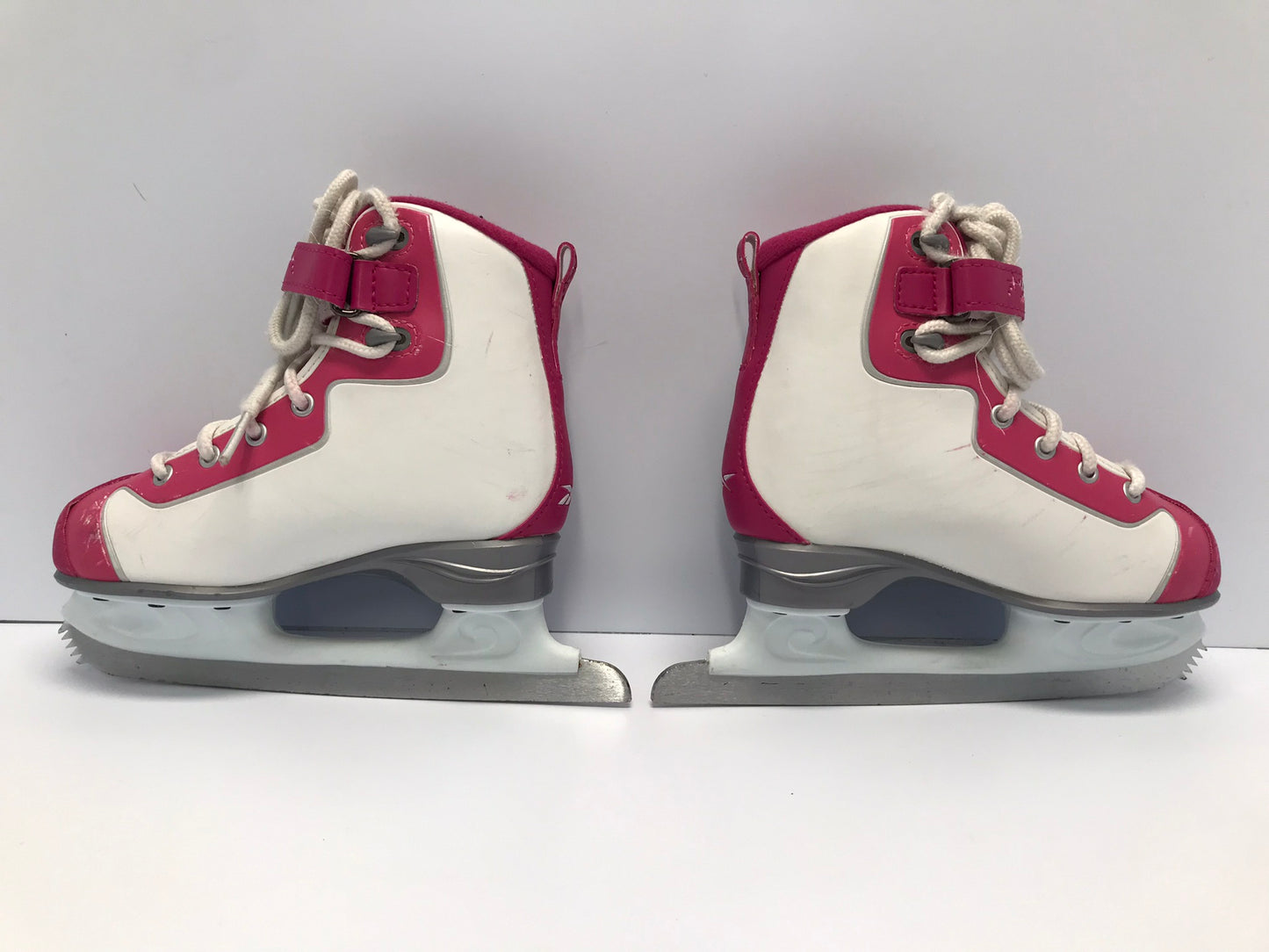 Figure Skates Child Size 1 Shoe Size Reebok Glitter Girl Raspberry White Soft Skates As New
