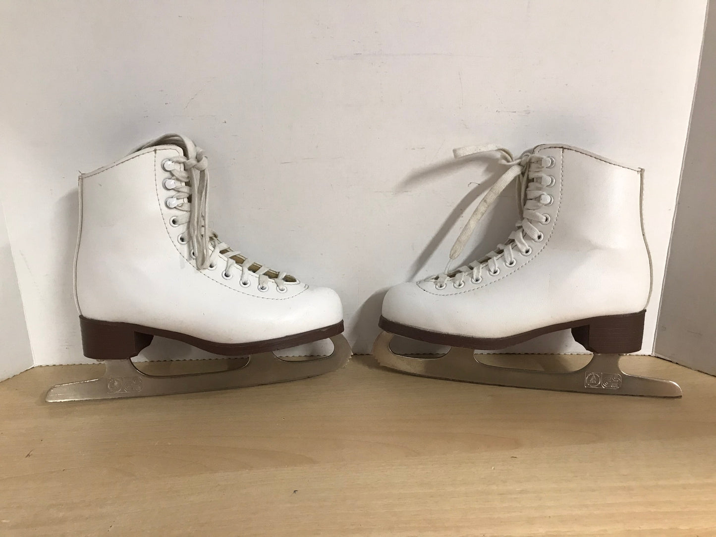 Figure Skates Child Size 3 Jackson 120 Outstanding Quality