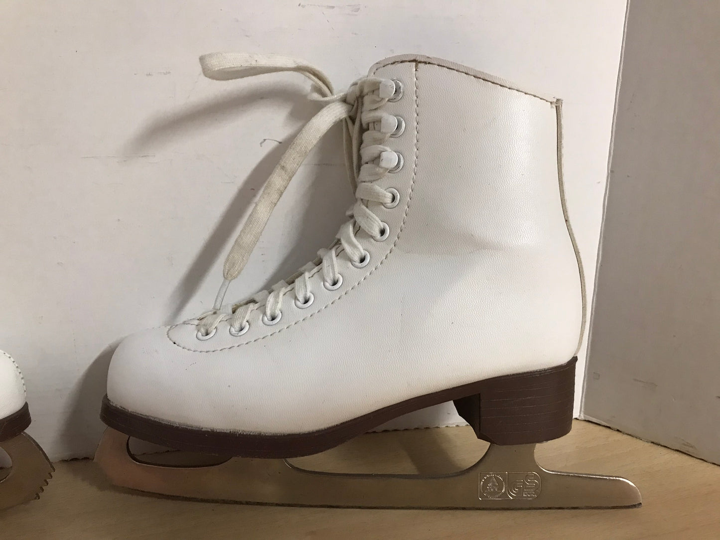 Figure Skates Child Size 3 Jackson 120 Outstanding Quality