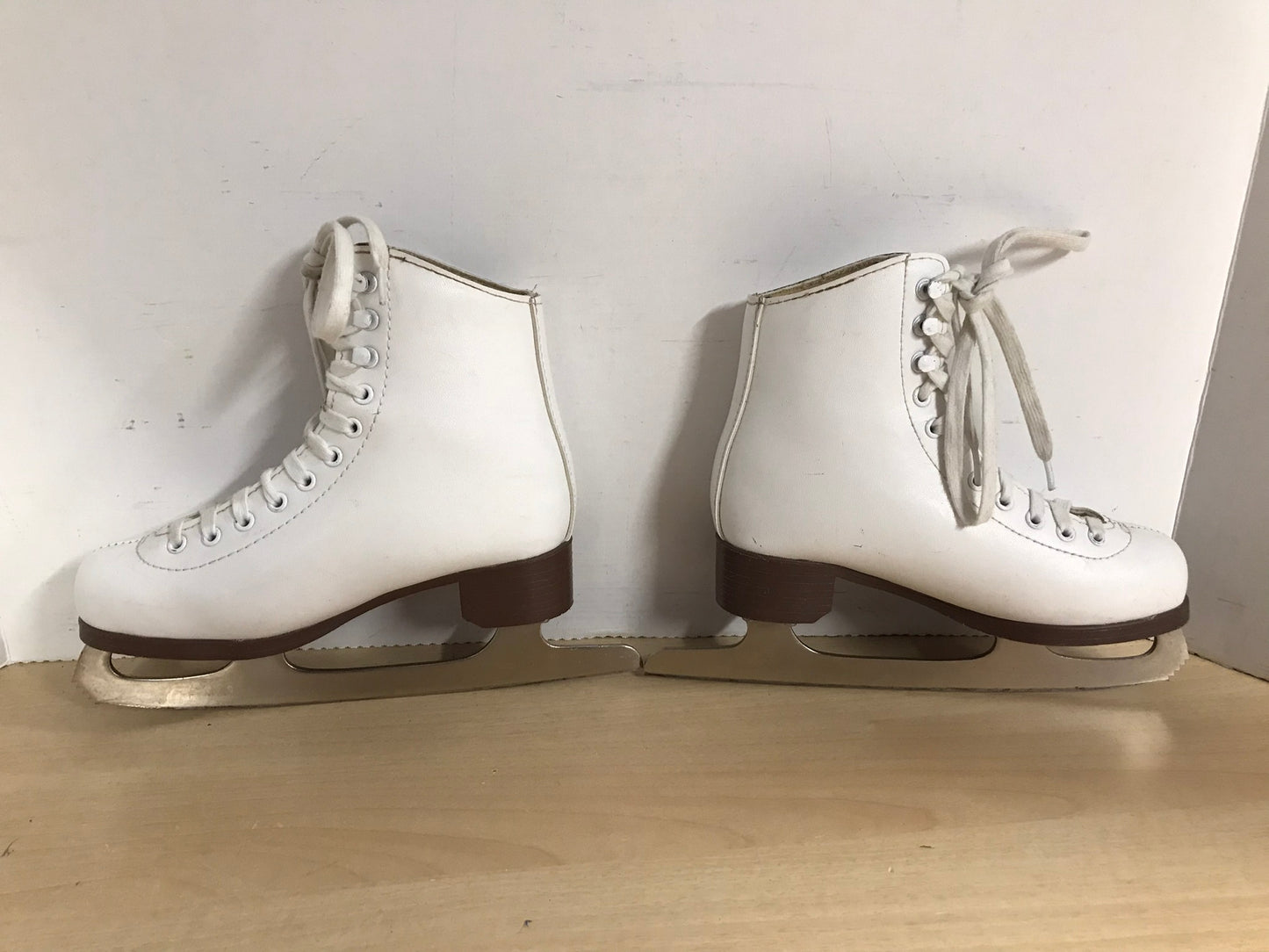 Figure Skates Child Size 3 Jackson 120 Outstanding Quality