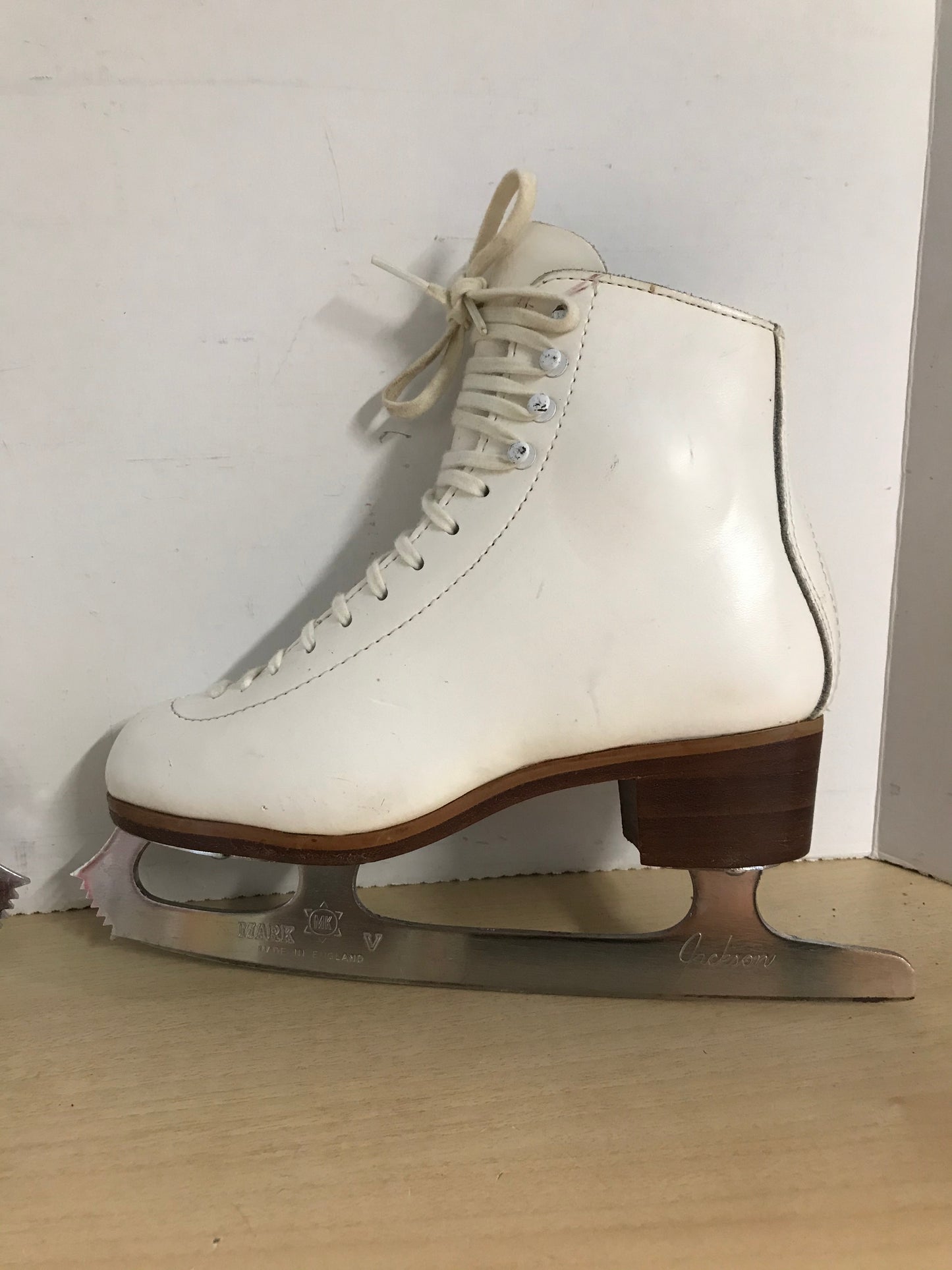 Figure Skates Child Size 4 Jackson Leather Fantastic Quality