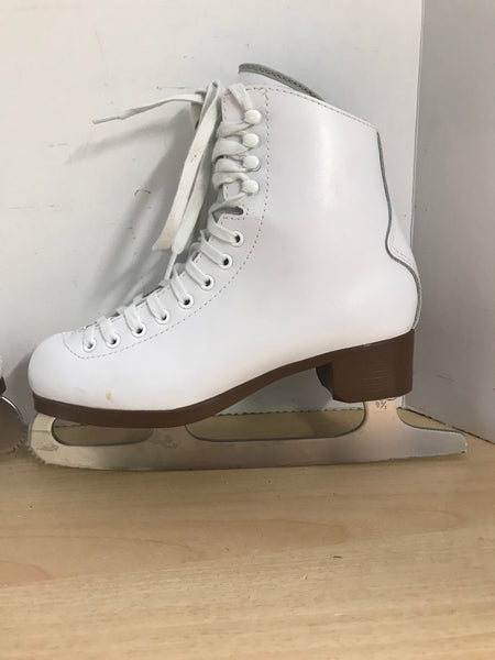 Figure Skates Child Size 5 Jackson Glacier 520 Outstanding Quality New Demo Model