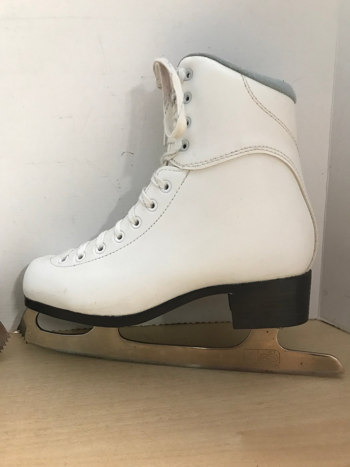 Figure Skates Child Size 5 Jackson Soft Skate White Blue Excellent