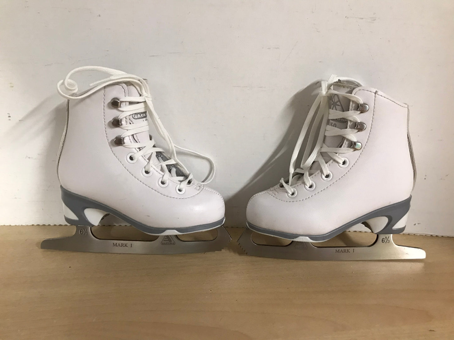 Figure Skates Child Size 8 Toddler Jackson 150 Leather Excellent As New