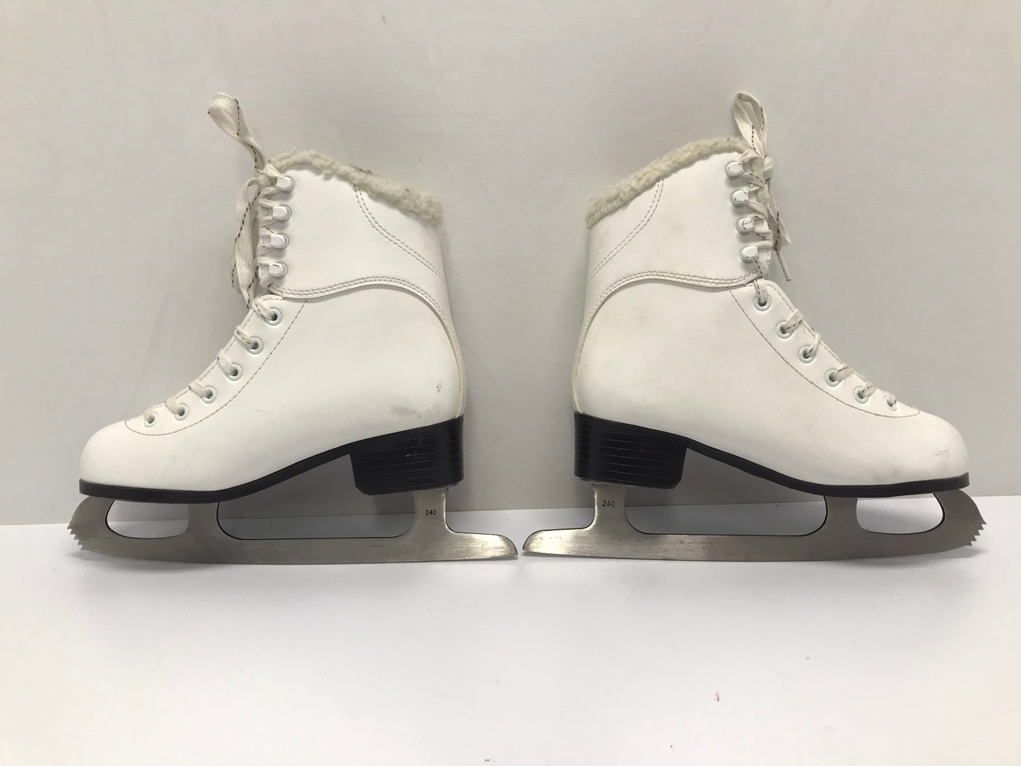 Figure Skates Ladies Size 5 Jackson Soft Skates White As New