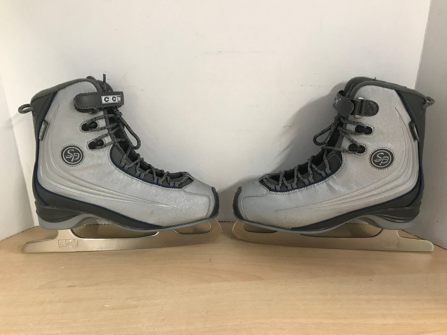 Figure Skates Ladies Size 6 CCM  Soft Skates Grey Blue Excellent