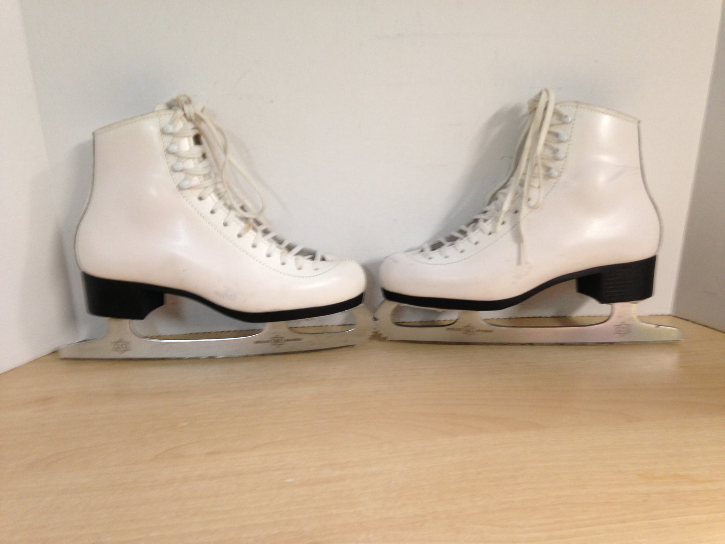 Figure Skates Ladies Size 6 Leather With MK Blades Made In England