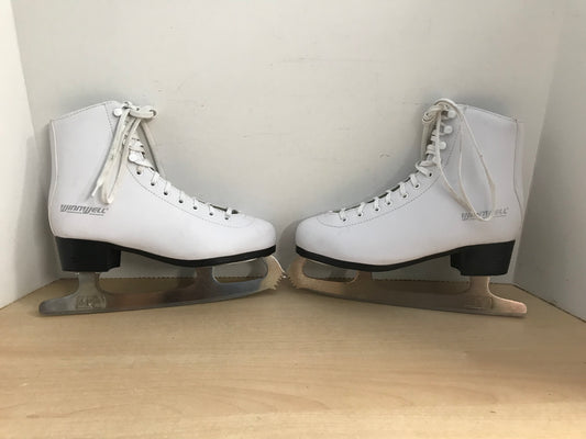 Figure Skates Ladies Size 6 Winnwell Excellent