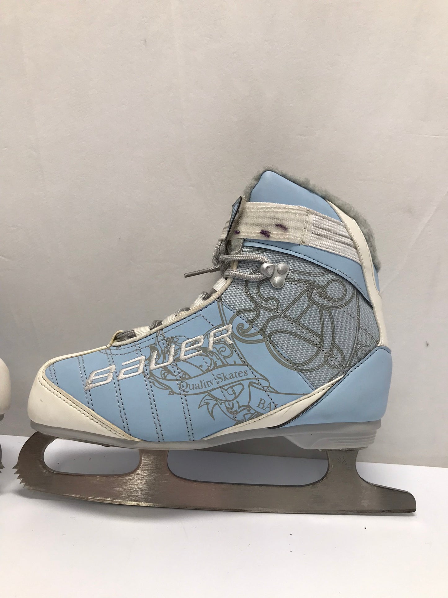 Figure Skates Ladies Size 7  Bauer Soft Skate Blue Grey White Excellent