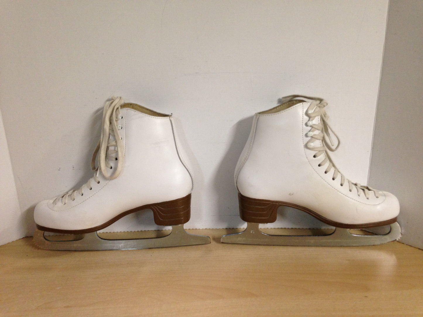 Figure Skates Ladies Size 7 Jackson Artiste Leather Excellent