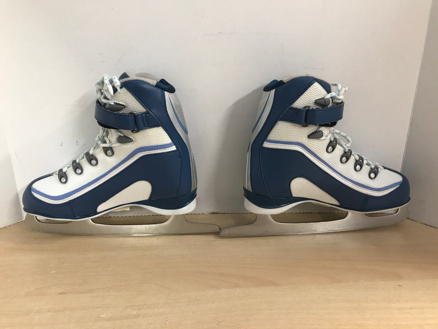 Figure Skates Ladies Size 7 Soft Skates Blue White As New