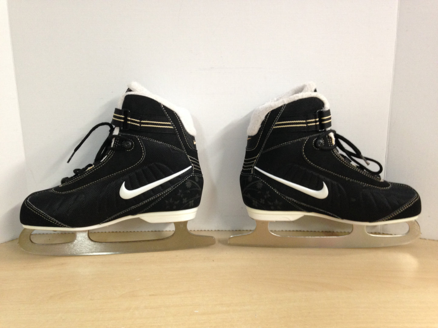 Figure Skates Ladies Size 9 Nike Soft Skates Black White New Demo Model