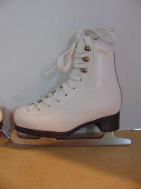 Figure Skates Child Size 9-10 C GAM 1121 Toddler Leather Excellent Fantastic Quality