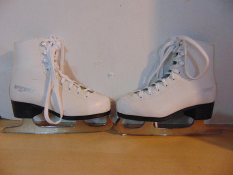 Figure Skates Child Size 1 Winnwell Minor Marks