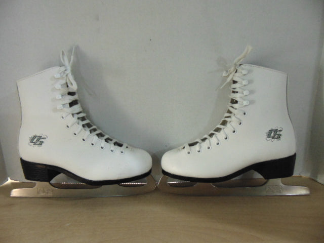 Figure Skates Child Size 3 CCM 30 Jamie Sale