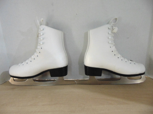 Figure Skates Child Size 3 CCM 30 Jamie Sale