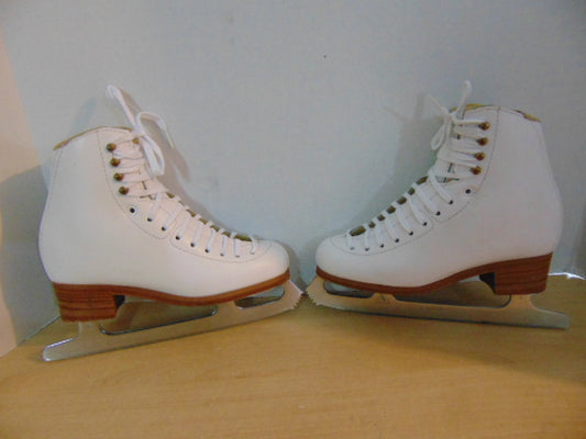 Figure Skates Child Size 3-4.5 B Gam Leather With Mark IV Blades Excellent Condition As New