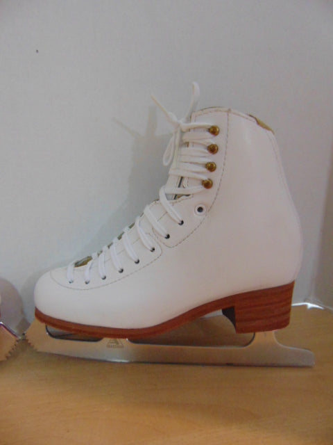 Figure Skates Child Size 3-4.5 B Gam Leather With Mark IV Blades Excellent Condition As New
