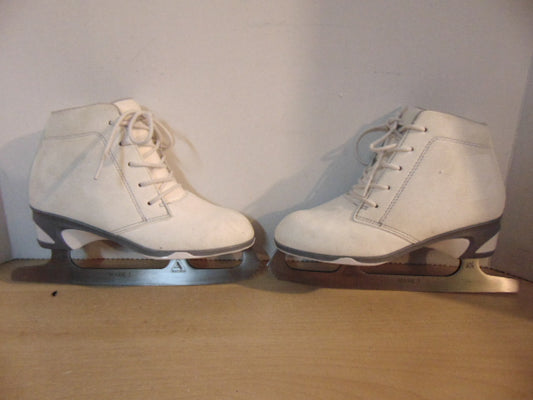 Figure Skates Child Size 5 Soft Skate Youth Leather Excellent