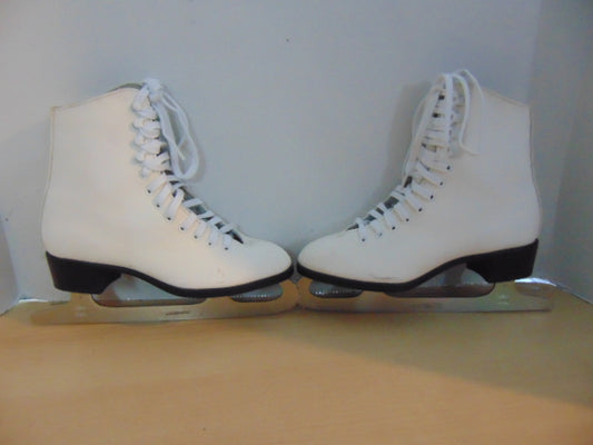 Figure Skates Child Size 5 CCM Champion Deluxe Minor Marks