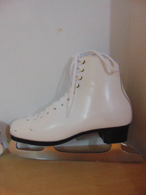 Figure Skates Ladies Size 6.5 E Jackson Leather With Mark II Blades Fantastic Quality