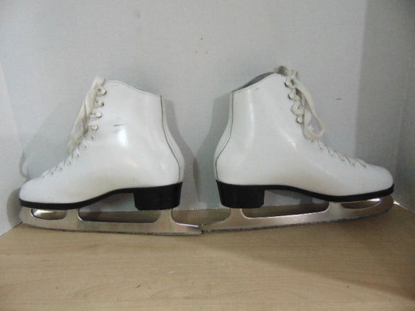 Figure Skates Ladies Size 6 Dominion Minor Wear
