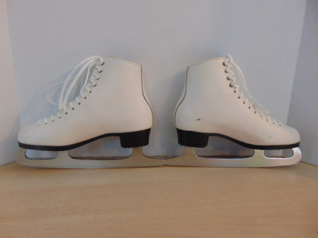 Figure Skates Ladies Size 7 E Wide Jackson  Leather Few Marks