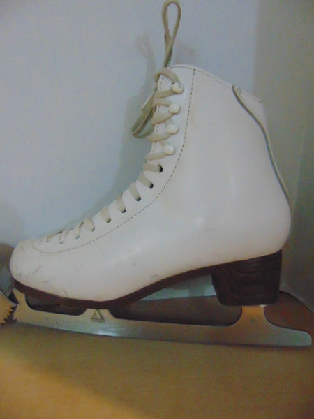 Figure Skates Ladies Size 7 Ultima Mark iV Blades Some Marks And Autograph