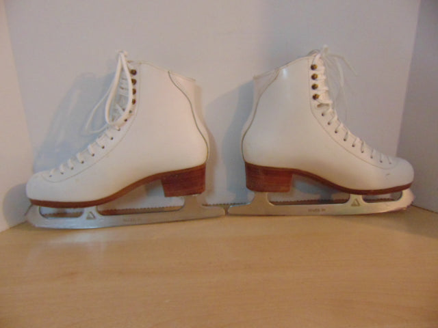 Figure Skates Ladies Size 8 Jackson Leather As New