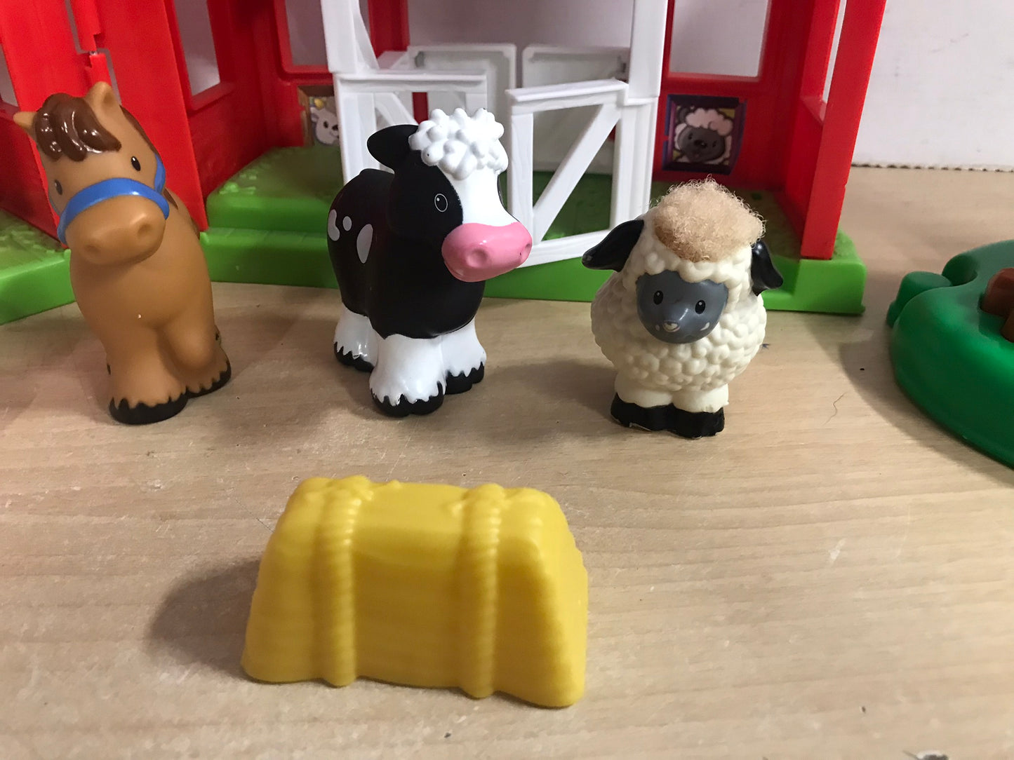 Fisher Price Little People Play Family Farm with Silo and Pond With Real Sounds Excellent As New
