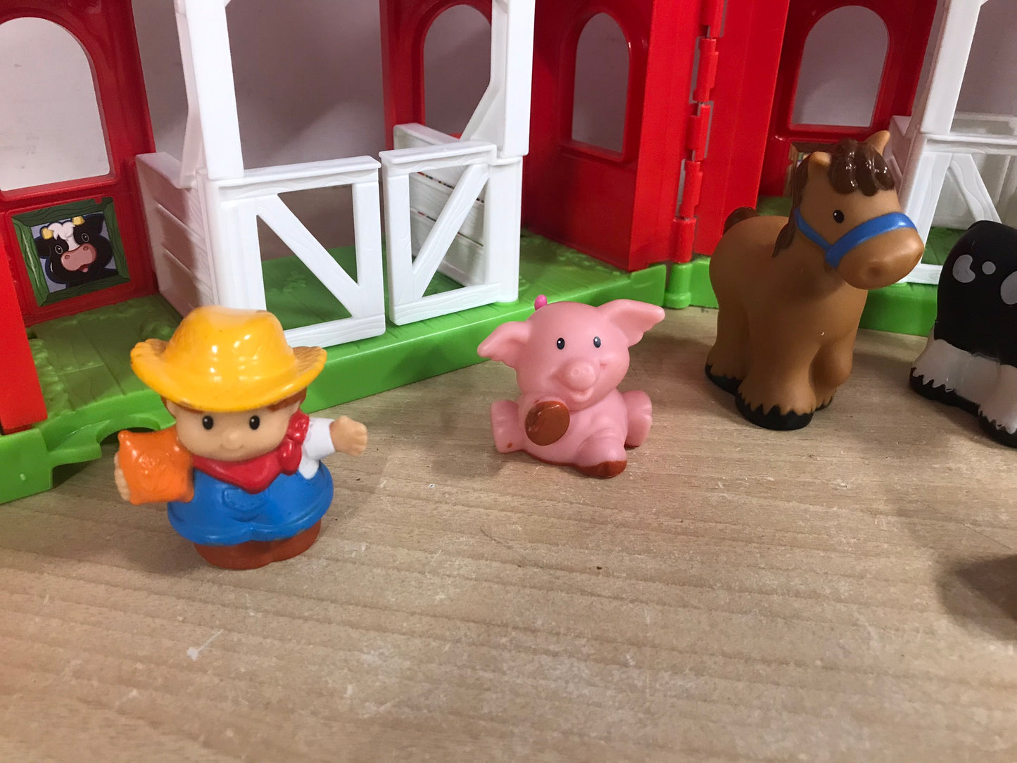 Fisher Price Little People Play Family Farm with Silo and Pond With Real Sounds Excellent As New
