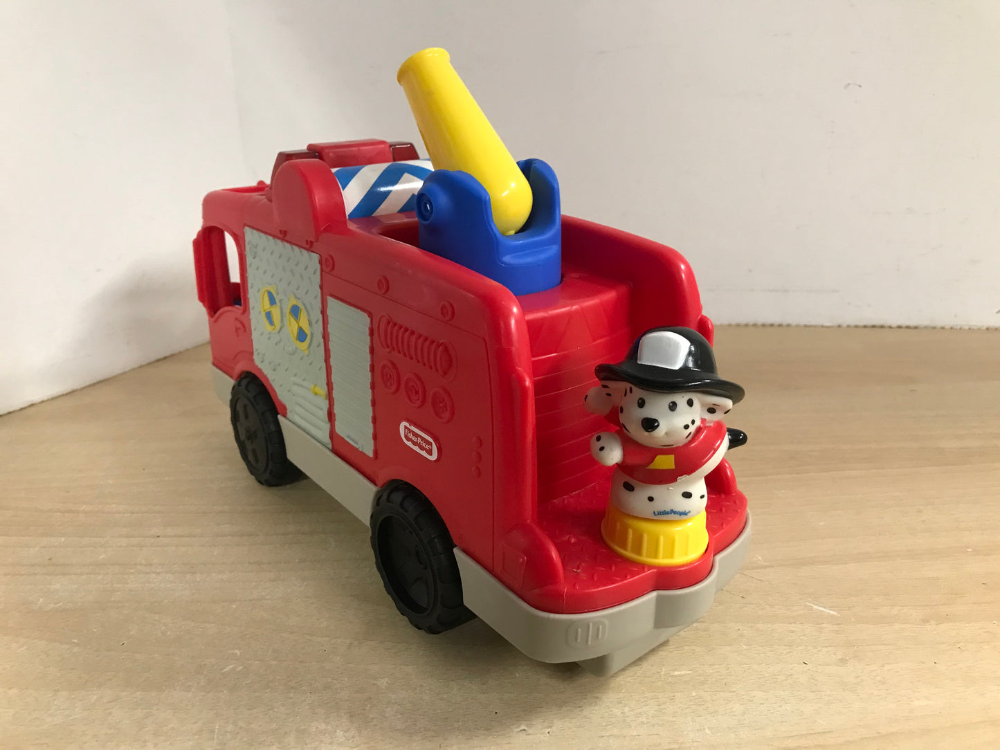 Fisher Price Little People Real Sounds Fire Truck And Fire Dog