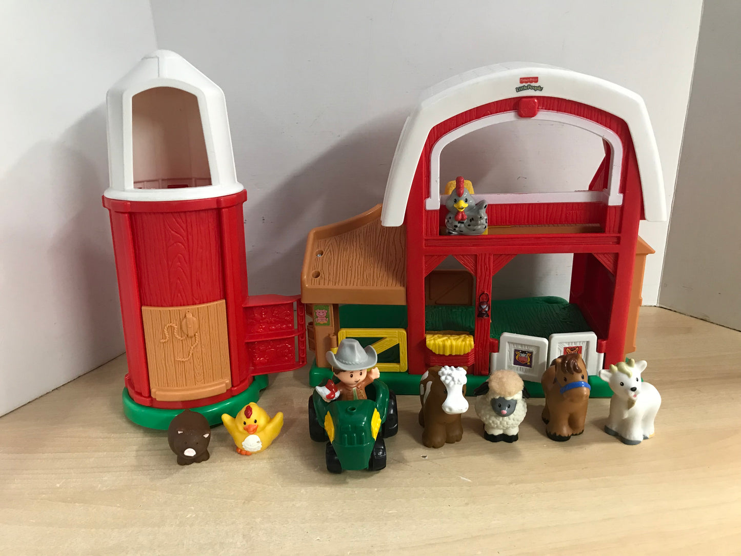 Fisher Price Little People Real Sounds Play Family Farm With RARE Brown Piggy