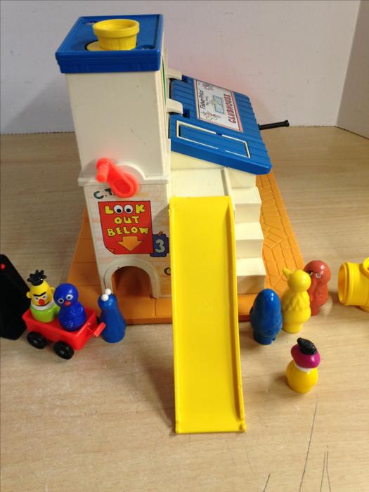 Fisher Price Vintage 1976 Little People Sesame Street Muppets Club House