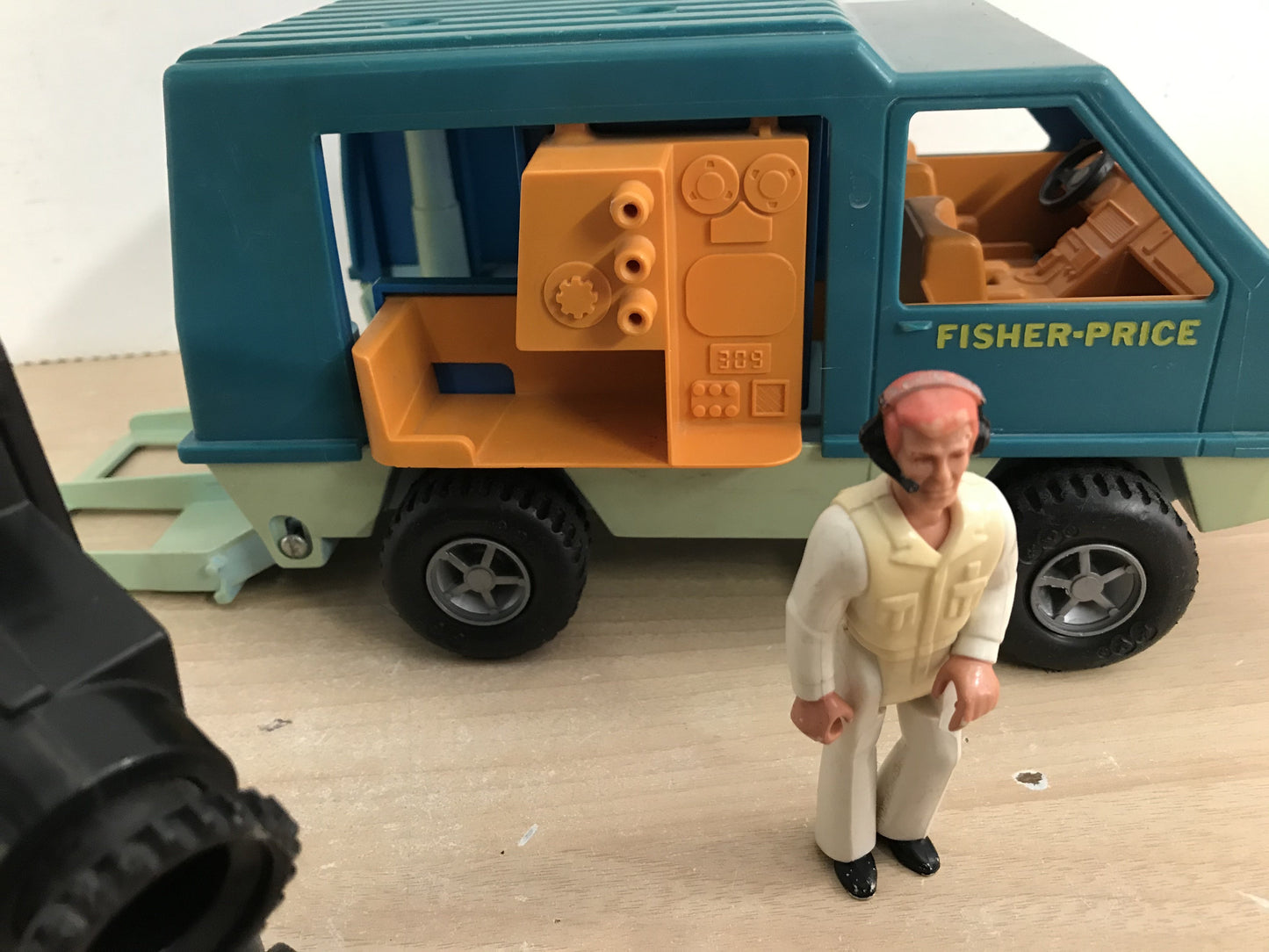 Fisher Price Vintage 1979 Adventure People Movie Van With Movie Equipment