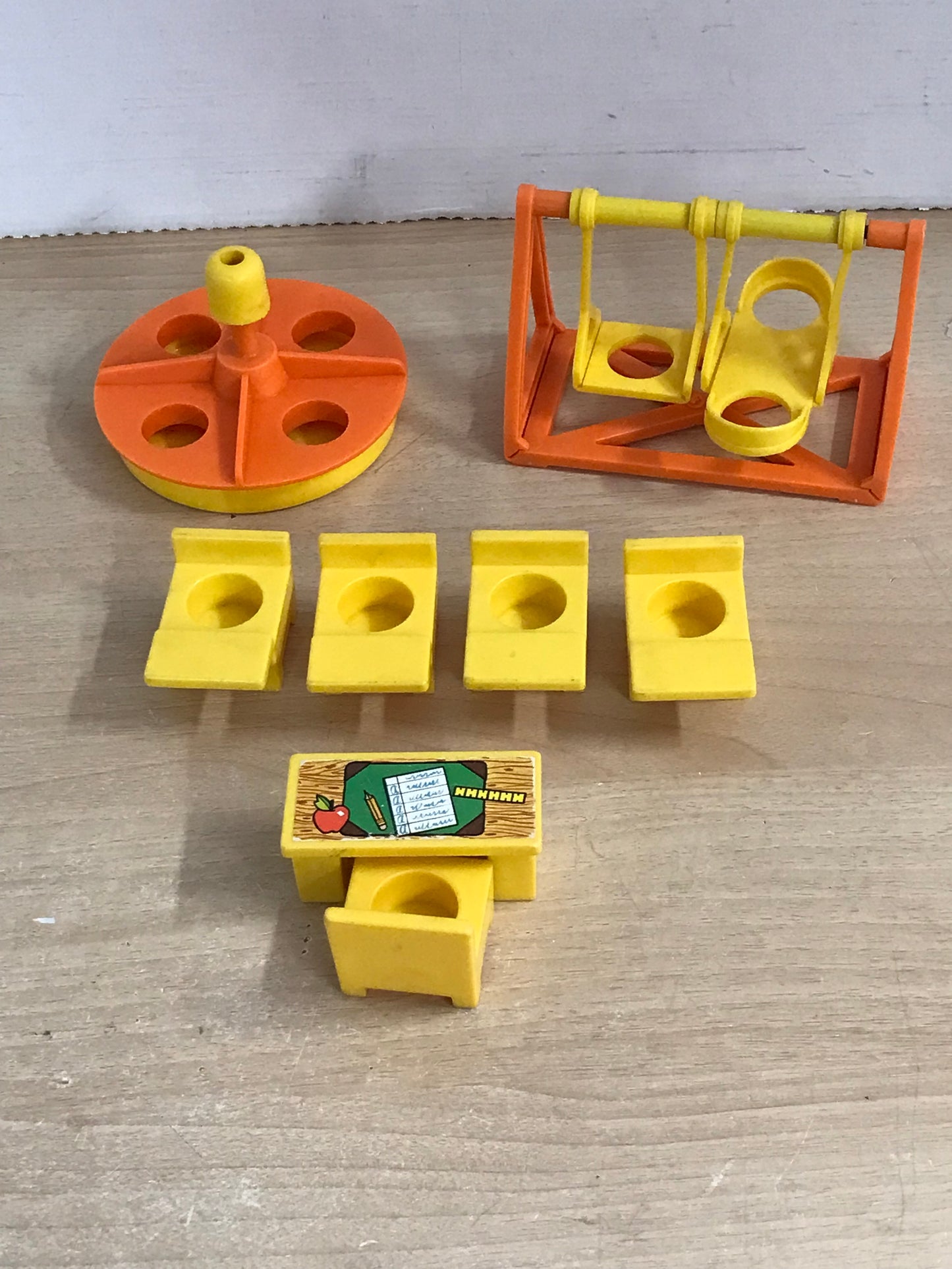 Fisher Price Vintage Little People 1971 Play Family School Set Yellow Orange 923 RARE