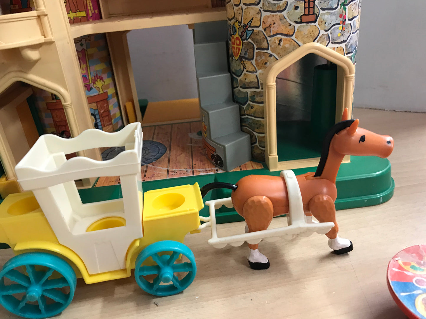 Fisher Price Vintage Little People 1974 PLAY FAMILY CASTLE 993 Complete RARE Minor Wear